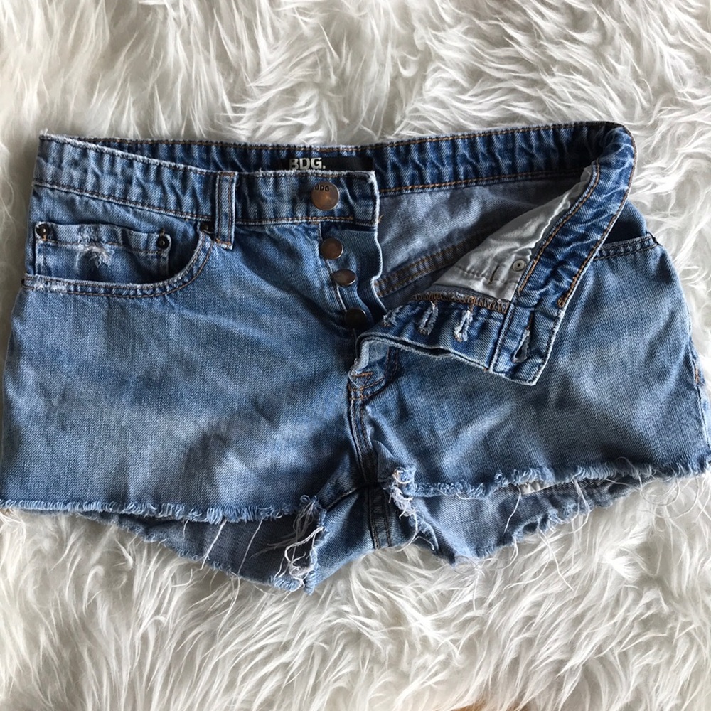 Urban Outfitters boyfriend shortie